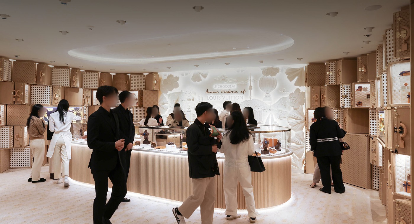 명품이 3사 모두 약 +30% 뛰었다